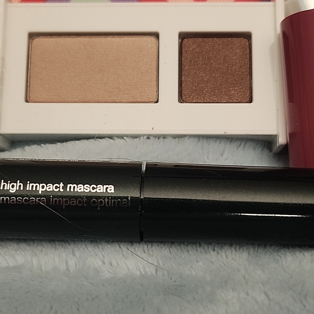 Clinique 7 Piece Makeup Bag Set - Picture 2 of 2